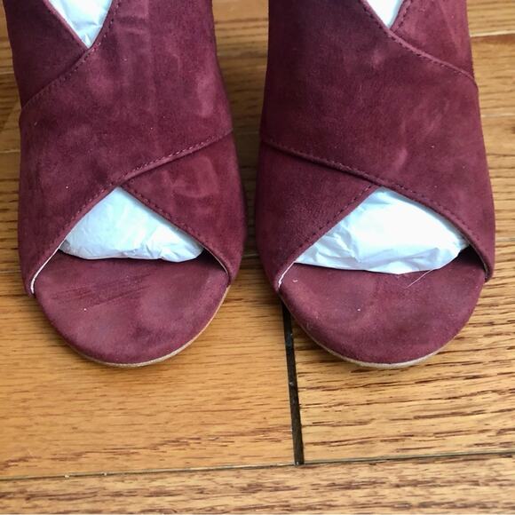 Trina Turk TARE Laguna Tawny Port Deep Burgundy Suede Mules Heels Women’s Size 8 - Picture 6 of 12